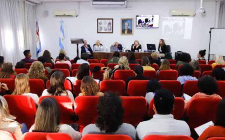 Seminario de Profundización: “Derechos Humanos de Infancias y Adolescencias: un cambio de paradigma”