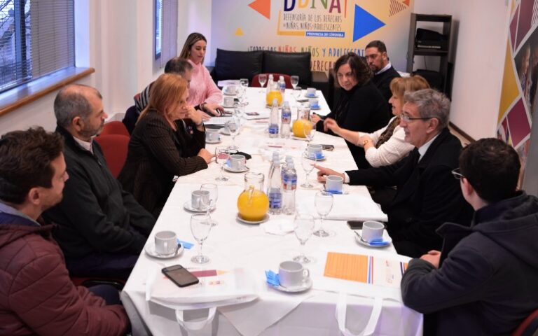 Diálogo sobre infancias, adolescencias y noticias con periodistas de Córdoba