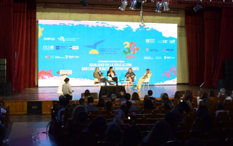 Acompañamos el Seminario Internacional: “Igualdad en la Educación: brechas, debates y oportunidades” de Fundación Arcor
