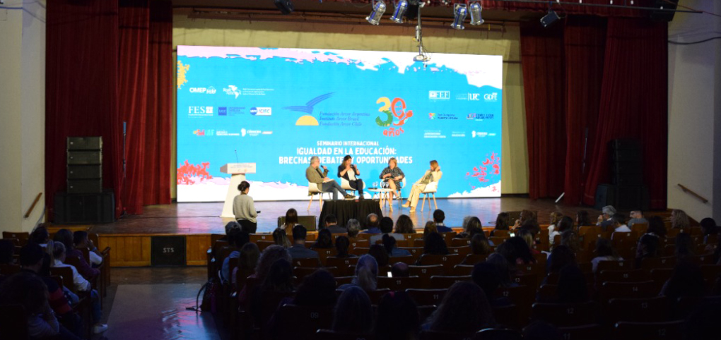 Acompañamos el Seminario Internacional: “Igualdad en la Educación: brechas, debates y oportunidades” de Fundación Arcor