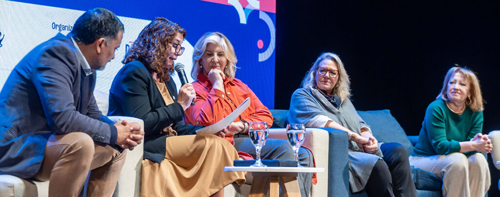 El Seminario Internacional "(CON)VIVIR en clave de derechos de infancias y adolescencias" reunió a referentes locales, adolescentes y organizaciones en tres espacios de diálogo y formación