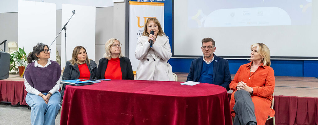 El Seminario Internacional "(CON)VIVIR en clave de derechos de infancias y adolescencias" reunió a referentes locales, adolescentes y organizaciones en tres espacios de diálogo y formación