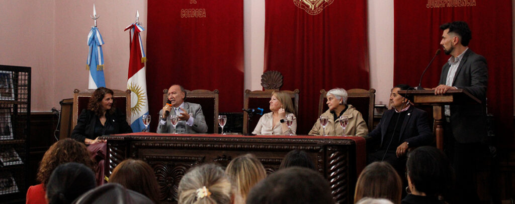 Lanzamiento de formaciones en derechos de niñez y adolescencia para profesionales con la Conferencia Magistral del Dr. Luis Pedernera