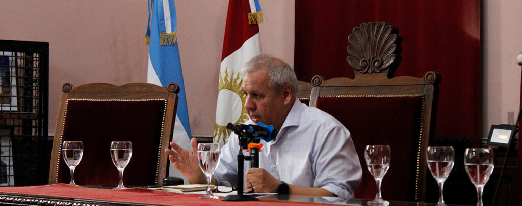 Lanzamiento de formaciones en derechos de niñez y adolescencia para profesionales con la Conferencia Magistral del Dr. Luis Pedernera