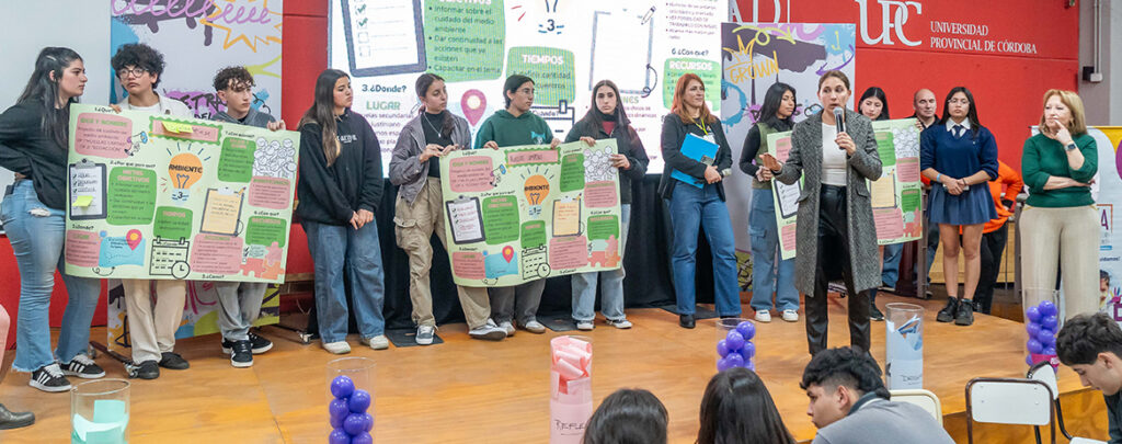 El Seminario Internacional "(CON)VIVIR en clave de derechos de infancias y adolescencias" reunió a referentes locales, adolescentes y organizaciones en tres espacios de diálogo y formación